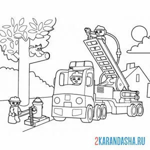 Раскраска пожарные на пожарной машине достают кота